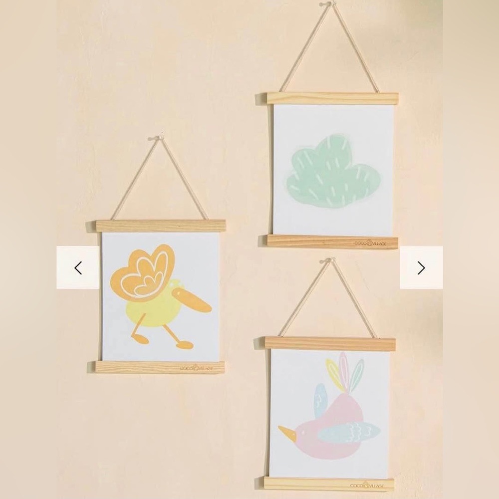 Hanging poster prints with magnetic wooden frame
